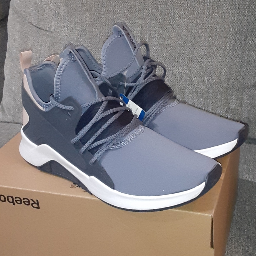 Womens REEBOK GURESU 2.0 SIZE 9.5